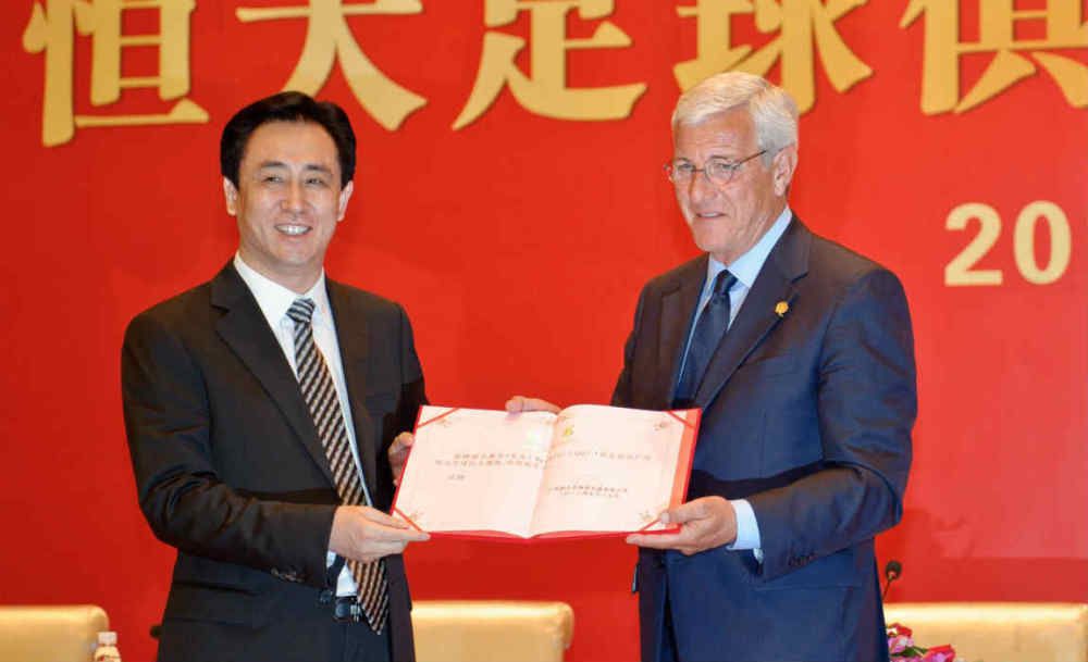 而在这期间，卢卡库代表罗马出场14次打进9球，代表比利时国家队出场4次打进4球。
